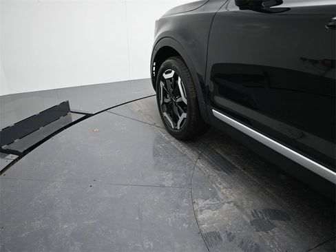 New 2025 Kia Telluride S image 10