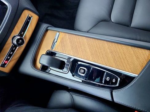 Certified 2024 Volvo XC90 T8 Plus image 22