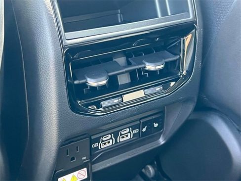 Used 2023 Jeep Grand Cherokee 4WD 4xe image 13