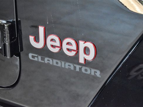 Used 2020 Jeep Gladiator Rubicon image 10