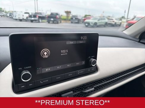 Used 2023 Honda HR-V LX image 14
