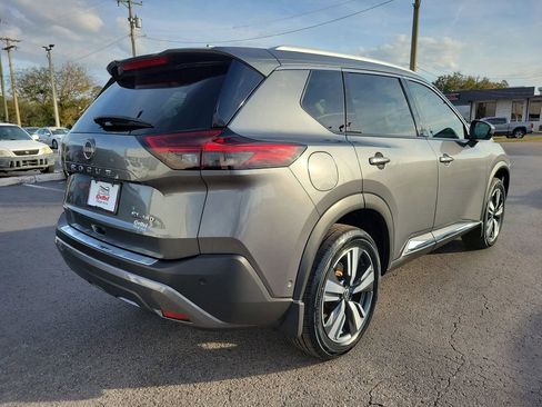 Used 2023 Nissan Rogue SL w/ SL Premium Package image 3