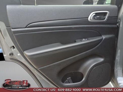 Used 2022 Jeep Grand Cherokee Laredo X AWD/4WD image 21