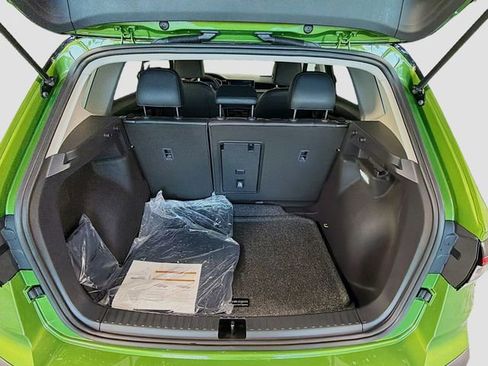 New 2026 Volkswagen Taos SE FWD image 25