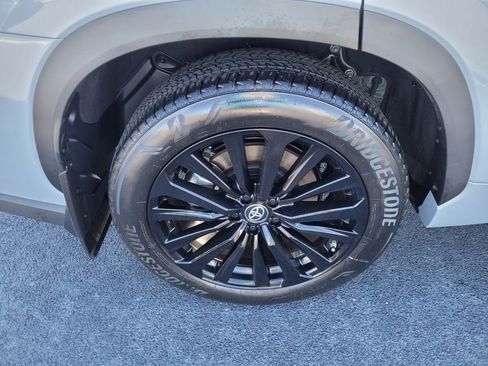 Certified 2025 Toyota Highlander XSE image 14