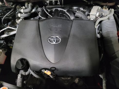 Used 2022 Toyota Highlander XLE image 30