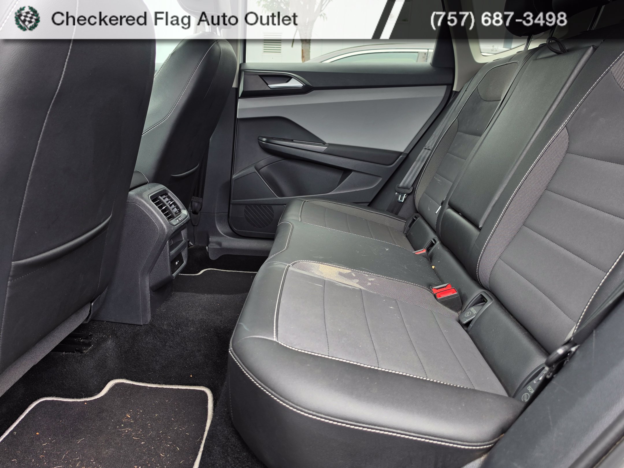 Used 2023 Volkswagen Taos SE w/ Panoramic Sunroof Package FWD image 20