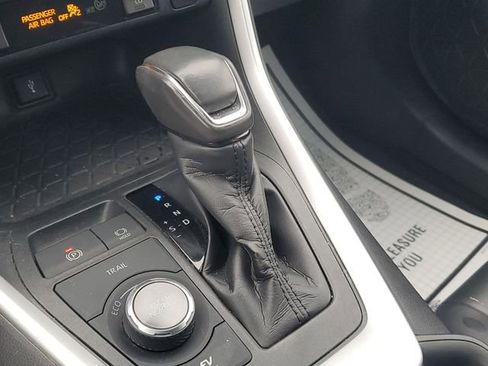 Used 2020 Toyota RAV4 XSE image 36