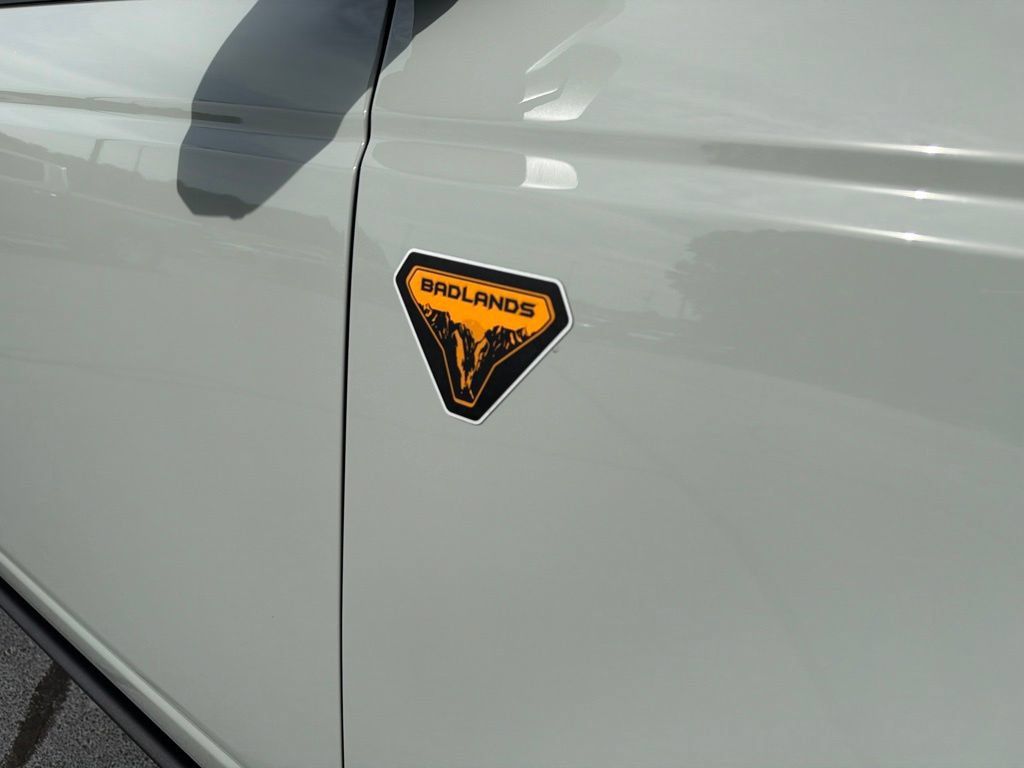 Used 2024 Ford Bronco Badlands AWD/4WD image 4