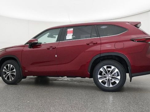 New 2026 Toyota Highlander XLE image 34