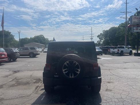 Used 2012 Jeep Wrangler Sport AWD/4WD image 6