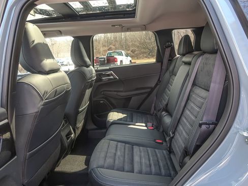 New 2026 Mitsubishi Outlander AWD image 25