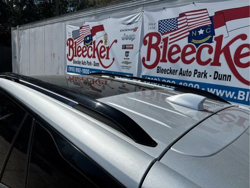 Used 2022 GMC Terrain SLE w/ Driver Convenience Package image 18