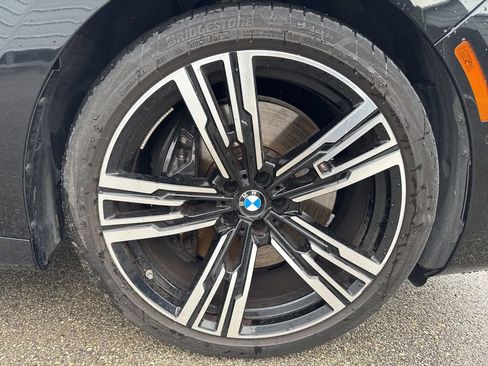 Certified 2025 BMW 740i xDrive w/ Premium Package AWD/4WD image 6