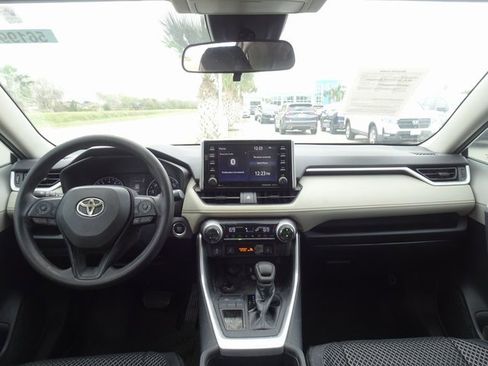 Used 2019 Toyota RAV4 XLE image 11
