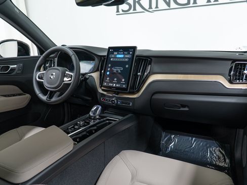 New 2026 Volvo XC60 B5 Plus w/ Climate Package AWD/4WD image 14