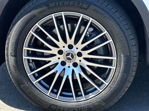 Certified 2025 Mercedes-Benz GLC 300 image 31