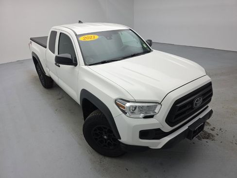 Used 2021 Toyota Tacoma SR w/ SX Package image 2