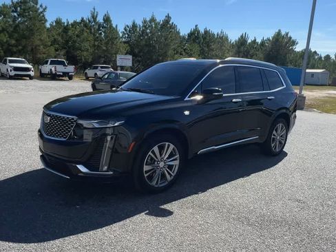 Used 2025 Cadillac XT6 Premium Luxury image 4