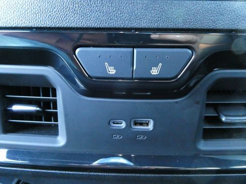 Certified 2024 GMC Sierra 1500 AT4 w/ Technology Package image 20