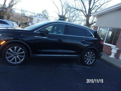 Used 2019 Lincoln Nautilus Select image 17