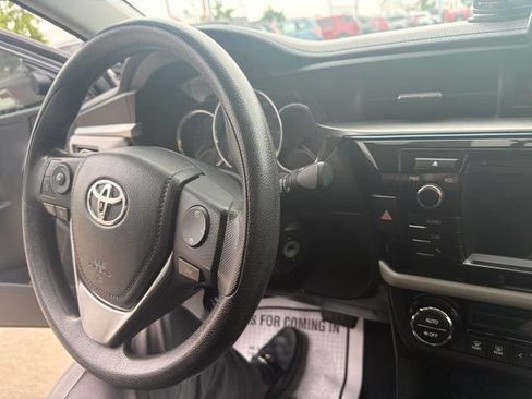 Used 2015 Toyota Corolla LE FWD image 24