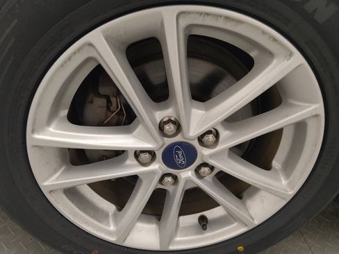 Used 2015 Ford Focus SE image 31