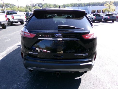 Used 2019 Ford Edge Titanium w/ Cold Weather Package AWD/4WD image 8