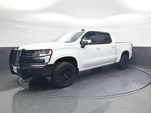 Used 2021 Chevrolet Silverado 1500 LT image 3