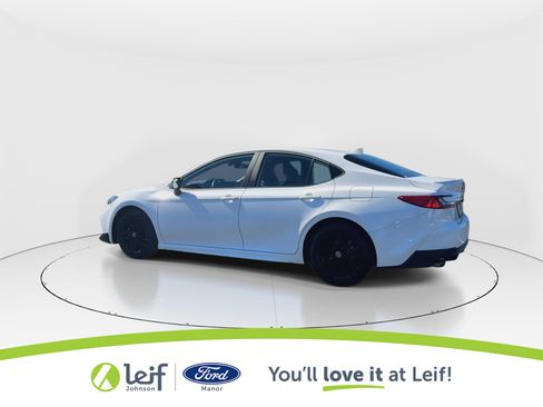 Used 2025 Toyota Camry SE image 6