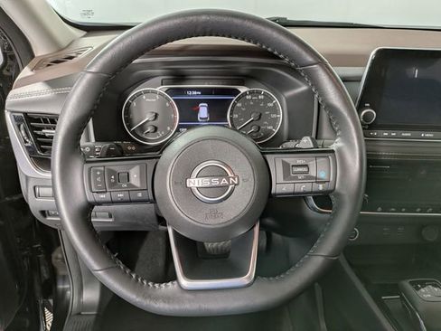 Used 2023 Nissan Rogue SV w/ SV Premium Package AWD/4WD image 18