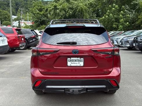 Certified 2024 Toyota Highlander XLE AWD/4WD image 5