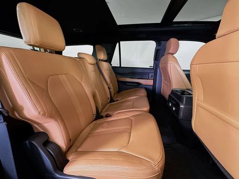 Certified 2023 Ford Expedition Platinum image 34