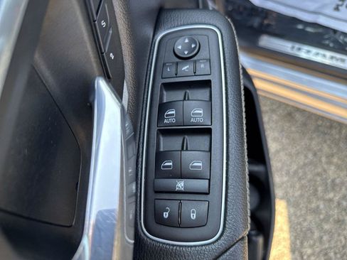 Used 2022 RAM 1500 Laramie w/ Sport Appearance Package AWD/4WD image 12