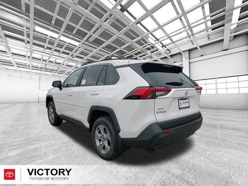 Used 2025 Toyota RAV4 XLE image 5