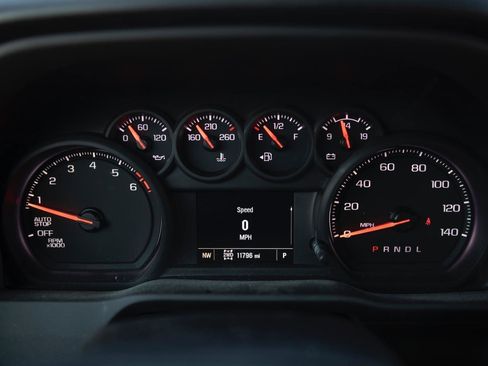 Used 2025 Chevrolet Silverado 1500 Custom image 4