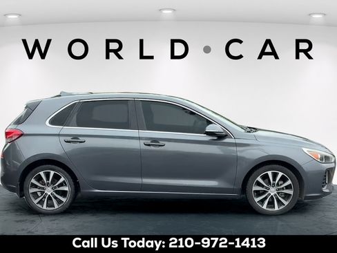 Used 2018 Hyundai Elantra GT w/ Style Package 02 FWD image 8