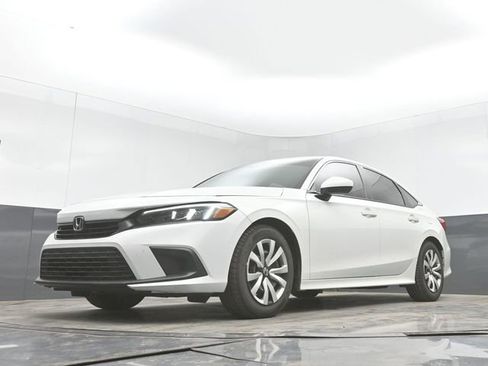 Used 2023 Honda Civic LX image 29