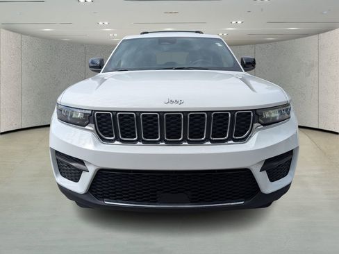 Used 2024 Jeep Grand Cherokee Laredo X w/ Luxury Tech Group I image 8