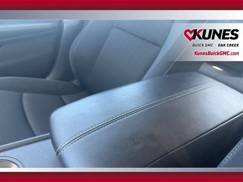 Used 2025 Nissan Altima 2.5 SV FWD image 30