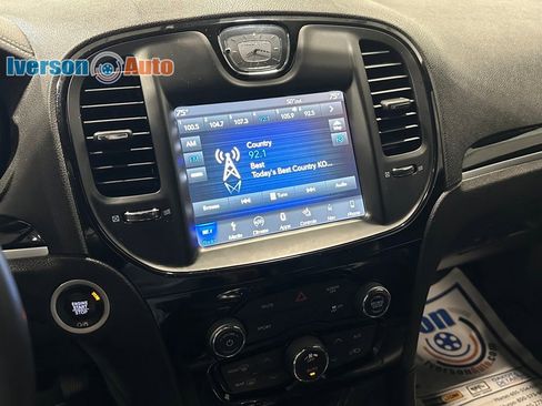 Used 2018 Chrysler 300 S w/ Beats Audio Group image 19