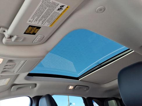 Used 2025 Ford Escape Base w/ PHEV Premium Package image 6