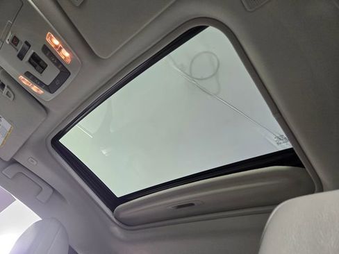 Used 2025 Toyota Sienna XLE image 20