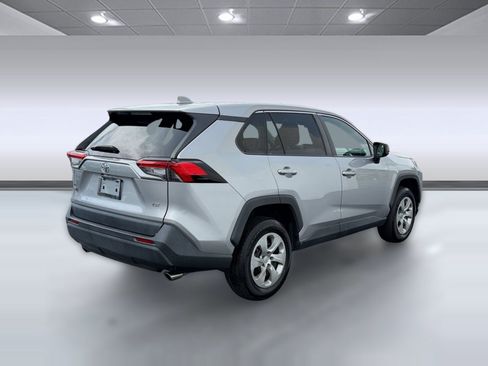 Used 2023 Toyota RAV4 LE FWD image 9