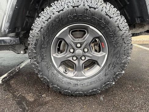 Used 2022 Jeep Gladiator Rubicon w/ LED Lighting Group AWD/4WD image 9