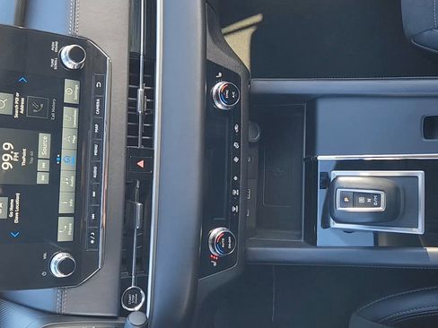 Used 2024 Mitsubishi Outlander SE image 15