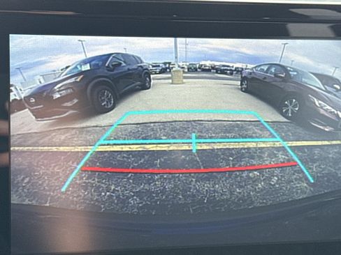 Used 2022 Toyota Corolla Cross LE image 21