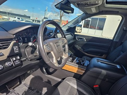 Used 2020 GMC Yukon Denali AWD/4WD image 16