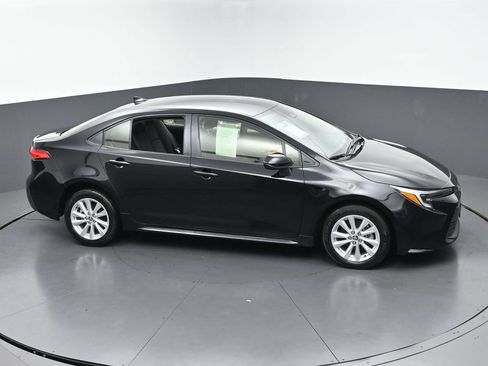 Used 2025 Toyota Corolla LE w/ LE Premium Package FWD image 7