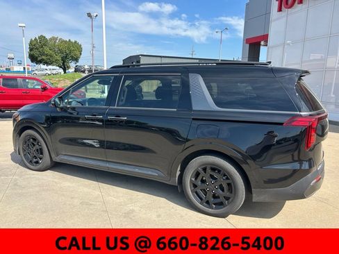 Used 2025 Kia Carnival SX w/ SX Dark Edition Package FWD image 9
